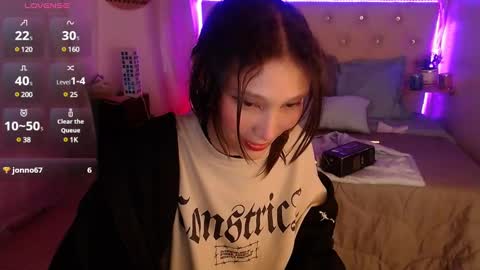 Snapshot of mia_collens_ chatting on 12, 1, 2025 MIA online show from 12, 1, 2025