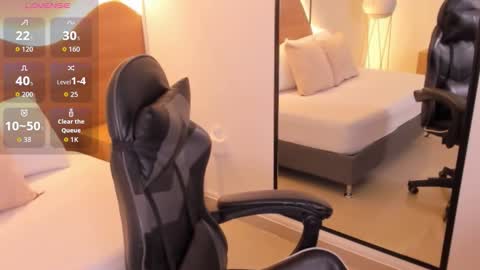 M I A  online show from 16, 11, 2025