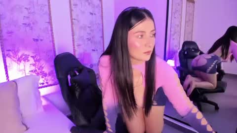 Snapshot of mia_collins96 chatting on 7, 7, 2026 M I A online show from 7, 7, 2026