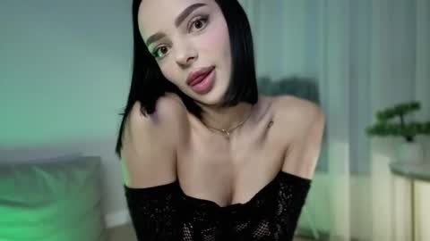 Mia Cupcake online show from 24, 9, 2025