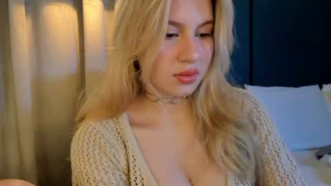 Snapshot of mia_curry chatting on 6, 7, 2026 M I A online show from 6, 7, 2026