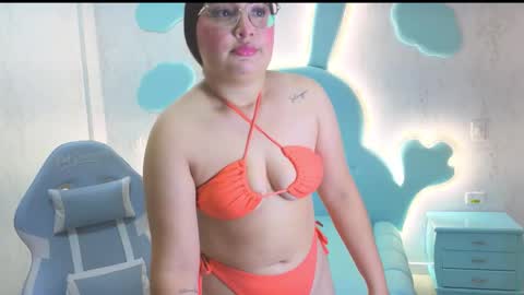 Mia Cuttee online show from 13, 10, 2025