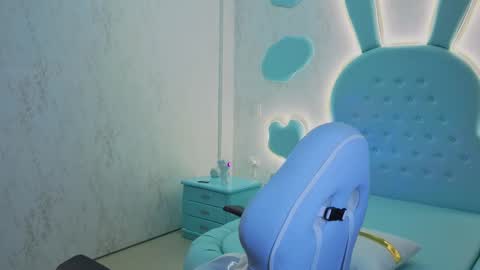 Mia Cuttee online show from 31, 10, 2025