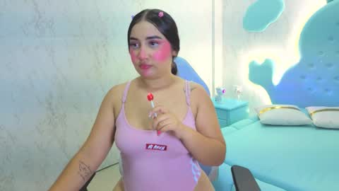 Mia Cuttee online show from 11, 11, 2025