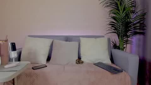 Sarah Luna online show from 9, 5, 2026