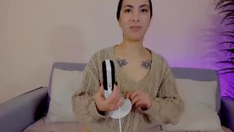 Sarah Luna online show from 17, 6, 2026