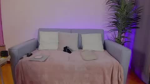 Sarah Luna online show from 25, 6, 2026