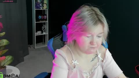 Mia online show from 12, 6, 2026