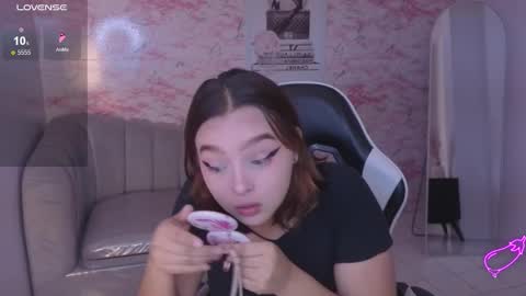 Snapshot of mia_foster_t chatting on 2, 3, 2026 Mia online show from 2, 3, 2026