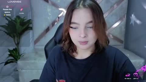 Snapshot of mia_foster_t chatting on 8, 3, 2026 Mia online show from 8, 3, 2026