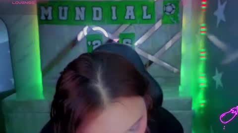 Snapshot of mia_foster_t chatting on 7, 7, 2026 Mia online show from 7, 7, 2026