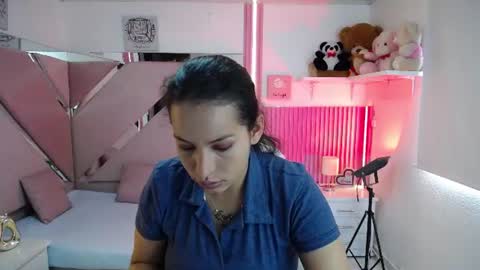 mia_garcia28 online show from 9, 7, 2026