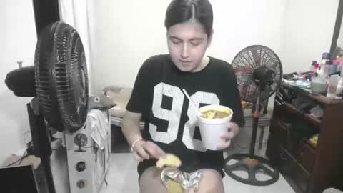 izzy online show from 2, 12, 2025