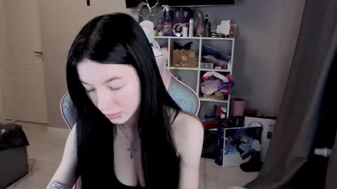 MIA HELP ME REACH 100 LIKES online show from 18, 2, 2026