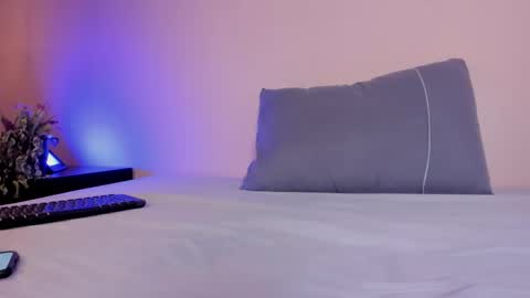  I am Mia  online show from 7, 2, 2026