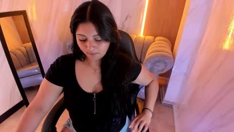 Mia online show from 6, 10, 2025