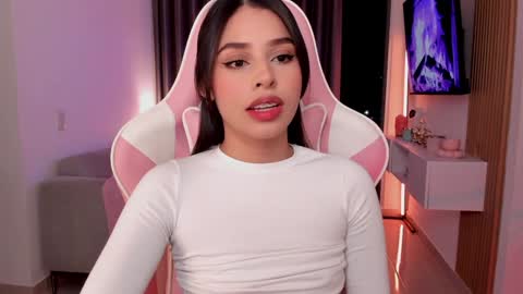 Snapshot of mia_johnsonll chatting on 20, 1, 2025 Lau online show from 20, 1, 2025