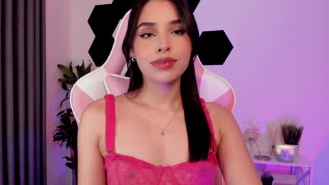 Snapshot of mia_johnsonll chatting on 3, 2, 2025 Lau online show from 3, 2, 2025
