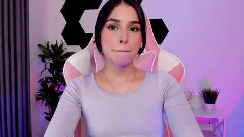 Snapshot of mia_johnsonll chatting on 11, 2, 2025 Lau online show from 11, 2, 2025
