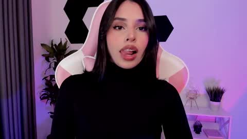 Snapshot of mia_johnsonll chatting on 3, 3, 2025 Lau online show from 3, 3, 2025