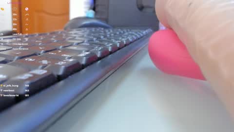 Snapshot of mia_jonnees chatting on 2, 12, 2024 online show from 2, 12, 2024