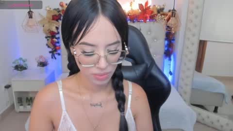 Snapshot of mia_jonnees chatting on 3, 12, 2024 online show from 3, 12, 2024