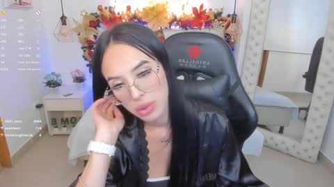 Snapshot of mia_jonnees chatting on 9, 12, 2024 online show from 9, 12, 2024