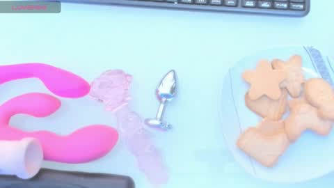 Snapshot of mia_jonnees chatting on 31, 12, 2024 online show from 31, 12, 2024