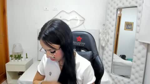 Snapshot of mia_jonnees chatting on 3, 1, 2025 online show from 3, 1, 2025