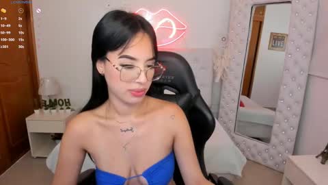 Snapshot of mia_jonnees chatting on 11, 1, 2025 online show from 11, 1, 2025