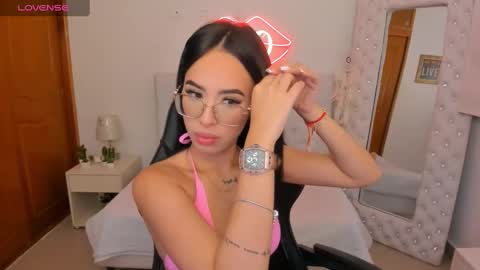 Snapshot of mia_jonnees chatting on 30, 1, 2025 online show from 30, 1, 2025