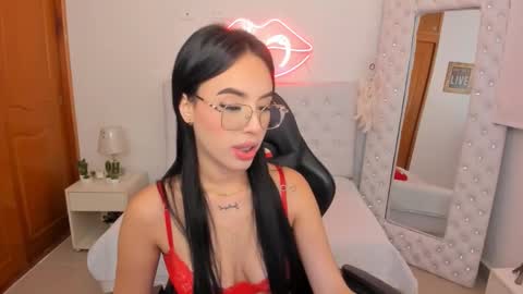 Snapshot of mia_jonnees chatting on 31, 1, 2025 online show from 31, 1, 2025