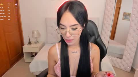 Snapshot of mia_jonnees chatting on 17, 2, 2025 online show from 17, 2, 2025