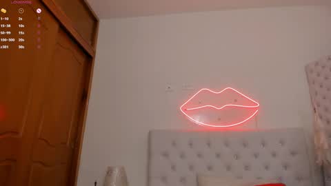 Snapshot of mia_jonnees chatting on 23, 2, 2025 online show from 23, 2, 2025