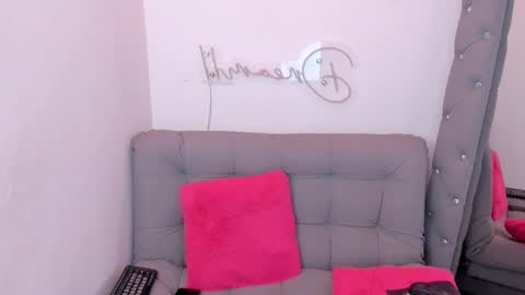 Snapshot of mia_jonnees chatting on 26, 2, 2025 online show from 26, 2, 2025