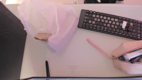 Snapshot of mia_jonnees chatting on 27, 9, 2025 online show from 27, 9, 2025