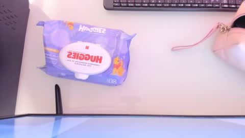 Snapshot of mia_jonnees chatting on 8, 10, 2025 online show from 8, 10, 2025