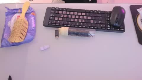 Snapshot of mia_jonnees chatting on 16, 10, 2025 online show from 16, 10, 2025