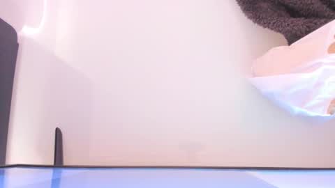 Snapshot of mia_jonnees chatting on 21, 10, 2025 online show from 21, 10, 2025