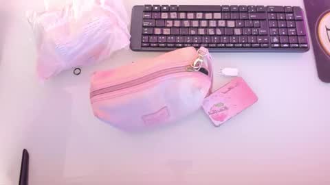 Snapshot of mia_jonnees chatting on 23, 10, 2025 online show from 23, 10, 2025