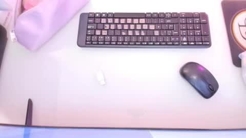 Snapshot of mia_jonnees chatting on 6, 11, 2025 online show from 6, 11, 2025