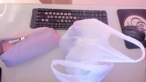    online show from 30, 11, 2025