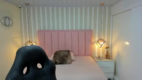 Naomi online show from 13, 5, 2026