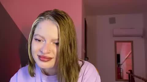 Mia online show from 8, 9, 2025