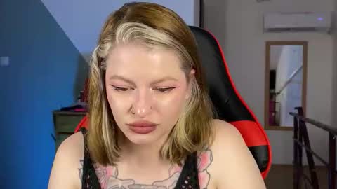 Mia online show from 19, 9, 2025