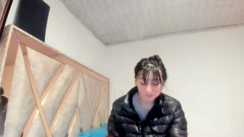 mia kaneee online show from 23, 12, 2025