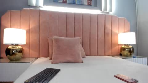 Mia online show from 25, 11, 2025