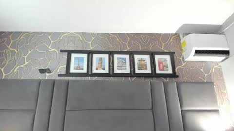 Mia online show from 5, 4, 2026