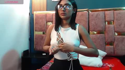 Snapshot of mia_konor06 chatting on 8, 5, 2026 Mia. online show from 8, 5, 2026
