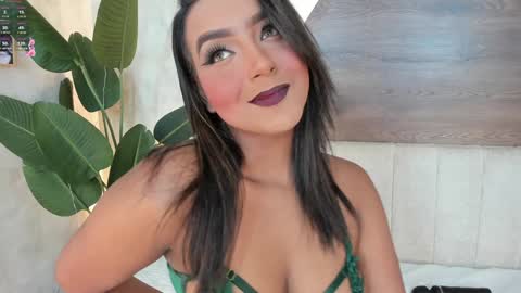 mia_lacy online show from 9, 12, 2024